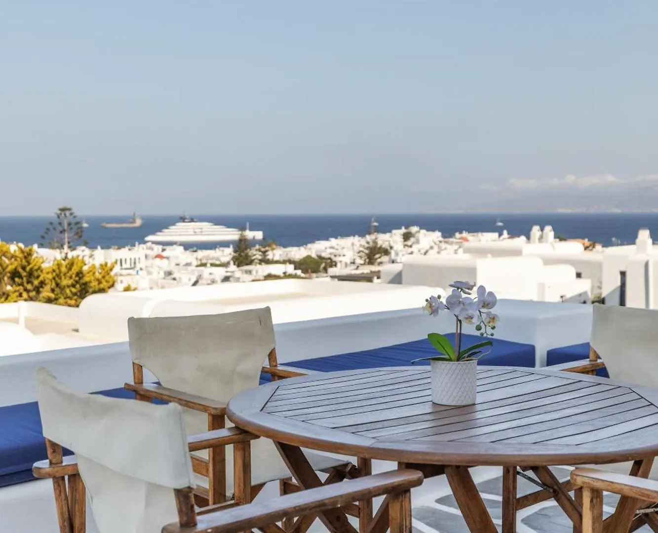 Callisti Mykonos Town With Pool View And Calypso Upper Floor With Sea View