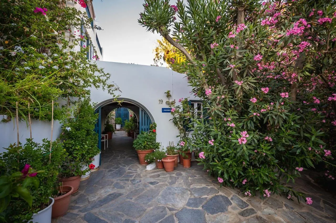 Callisti Mykonos Town With Pool View And Calypso Upper Floor With Sea View