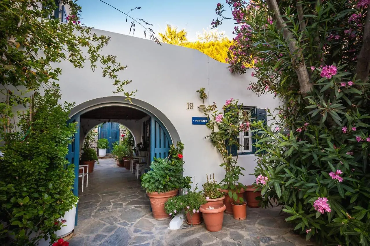 Callisti Mykonos Town With Pool View And Calypso Upper Floor With Sea View Grecja
