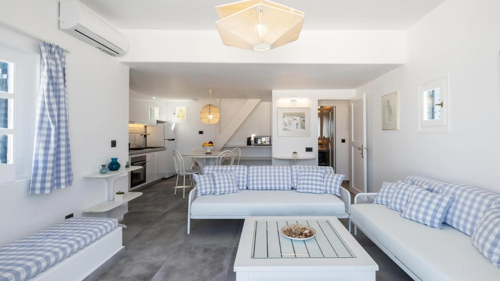 Callisti Mykonos Town With Pool View And Calypso Upper Floor With Sea View